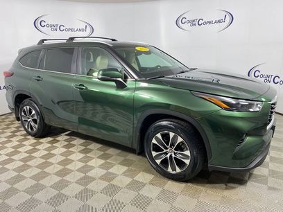 Used 2023 Toyota Highlander XLE
