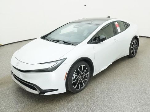 New 2025 Toyota Prius Plug-In Hybrid FWD image 31