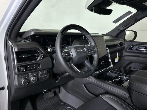New 2026 GMC Yukon XL Elevation w/ Elevation Premium Package AWD/4WD image 10