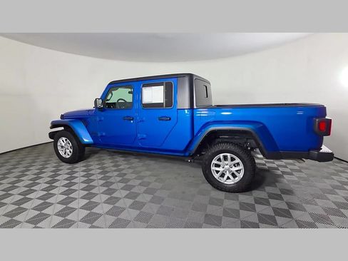 Used 2023 Jeep Gladiator Sport AWD/4WD image 44