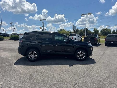 Used 2025 Chevrolet Equinox LT w/ Convenience Package II FWD image 3