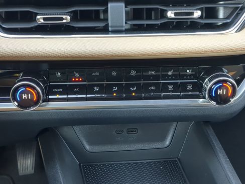 New 2026 Chevrolet Equinox ACTIV w/ Convenience Package III image 17