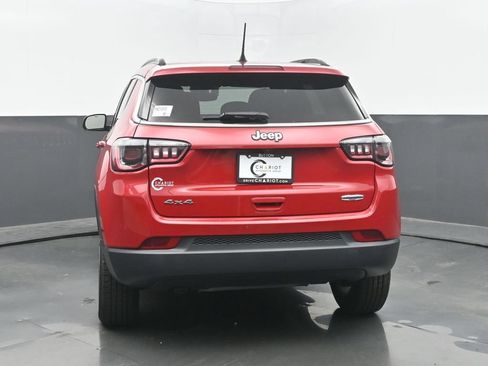 Used 2024 Jeep Compass Latitude AWD/4WD image 5
