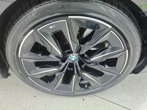 Used 2025 BMW i7 eDrive50 w/ M Sport Package RWD image 56