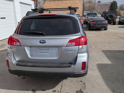 Used 2011 Subaru Outback 2.5i Limited w/ PWR Moonroof Pkg image 6