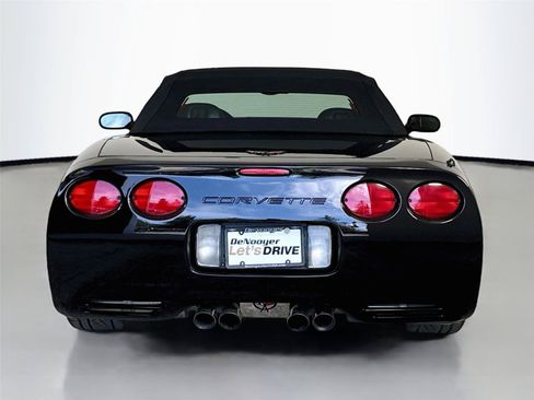 Used 2004 Chevrolet Corvette Convertible w/ Preferred Equipment Group RWD image 8