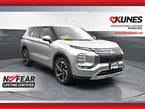 Used 2024 Mitsubishi Outlander SE FWD image 1