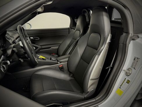 Used 2024 Porsche 718 Boxster S image 8