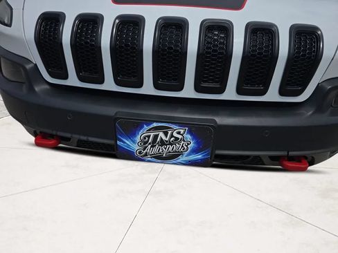 Used 2014 Jeep Cherokee Trailhawk w/ Technology Group AWD/4WD image 31