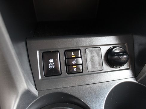 Used 2010 Toyota RAV4 Limited image 33