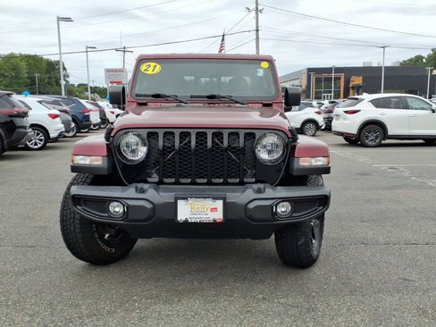 Used 2021 Jeep Gladiator Sport AWD/4WD image 2