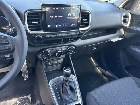 New 2026 Hyundai Venue SE FWD image 27