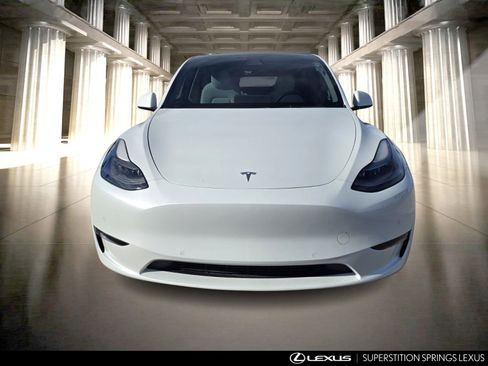 Used 2021 Tesla Model Y Performance image 4