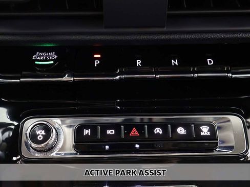 Used 2024 Lincoln Corsair Premiere w/ Equipment Group 101A image 5