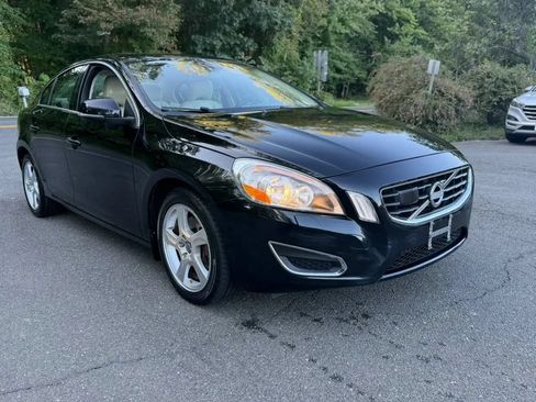 Used 2012 Volvo S60 T5 FWD image 1