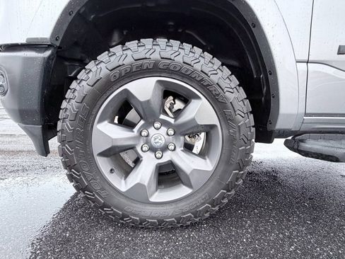 Used 2021 RAM 1500 Big Horn w/ Built-to-serve Edition image 32