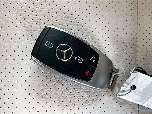 Used 2023 Mercedes-Benz GLE 350 4MATIC w/ Premium Package image 15