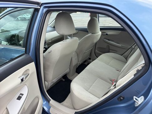 Used 2013 Toyota Corolla LE FWD image 28