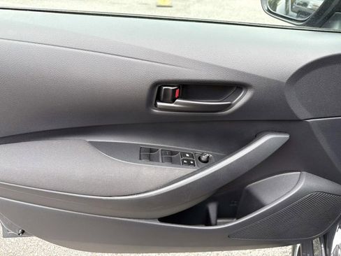Used 2025 Toyota Corolla LE image 7