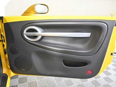 Used 2005 Chevrolet SSR w/ Preferred Equipment Group RWD image 13