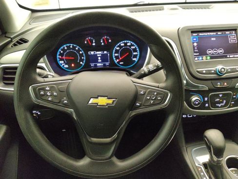 Used 2024 Chevrolet Equinox LS w/ Driver Confidence II Package FWD image 22