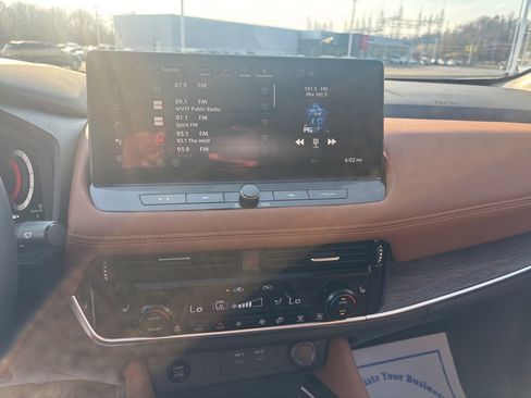 Used 2026 Nissan Rogue Platinum w/ Platinum Premium Package image 12