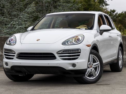 Used 2014 Porsche Cayenne Diesel AWD/4WD image 1