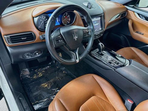 Used 2018 Maserati Levante AWD/4WD image 23