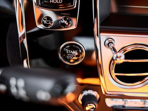 Used 2020 Rolls-Royce Wraith RWD image 54