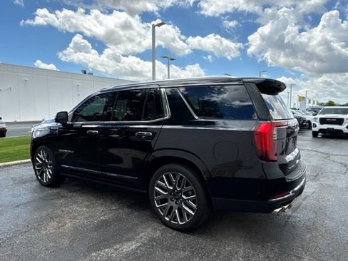 Used 2025 GMC Yukon Denali Ultimate AWD/4WD image 4