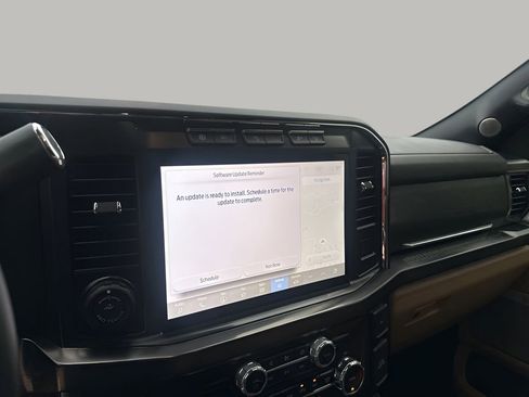 Used 2024 Ford F350 Lariat w/ Lariat Ultimate Package image 33