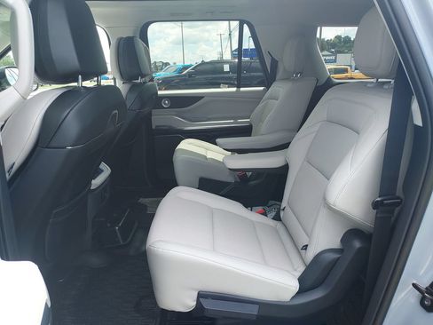 Used 2026 Lincoln Navigator L Reserve AWD/4WD image 14