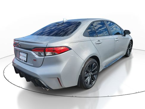 Used 2025 Toyota Corolla SE image 6