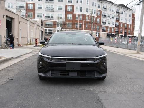 Used 2025 Kia K4 FWD image 3