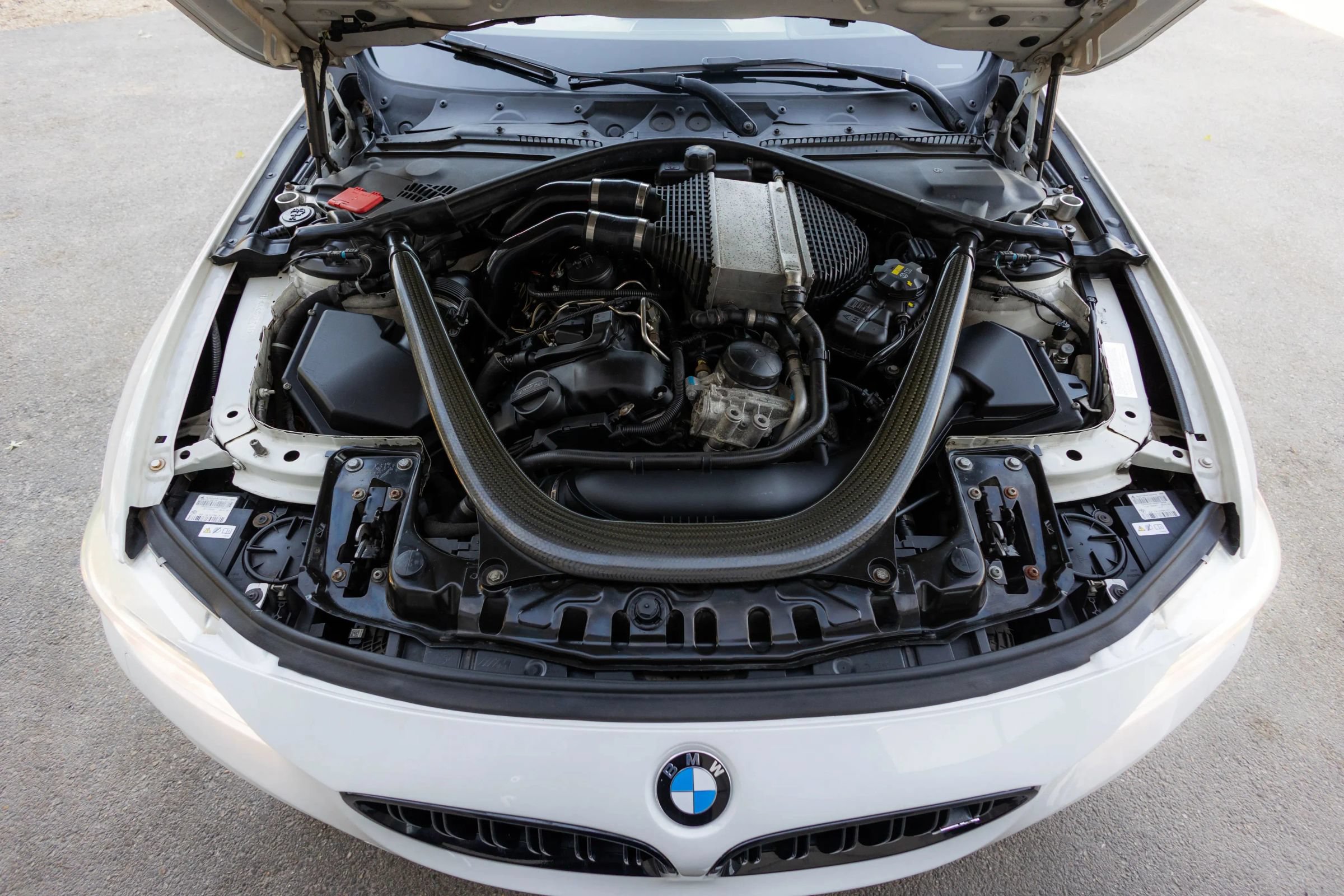 Used 2015 BMW M4 Convertible w/ Executive Package RWD image 30