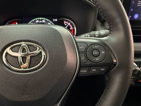 Used 2023 Toyota RAV4 XLE w/ Convenience Package FWD image 31