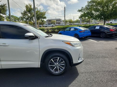 Used 2018 Toyota Highlander XLE FWD image 8