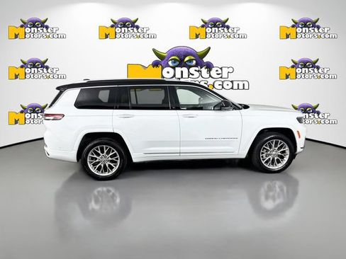 Used 2023 Jeep Grand Cherokee L Summit w/ Luxury Tech Group V AWD/4WD image 4