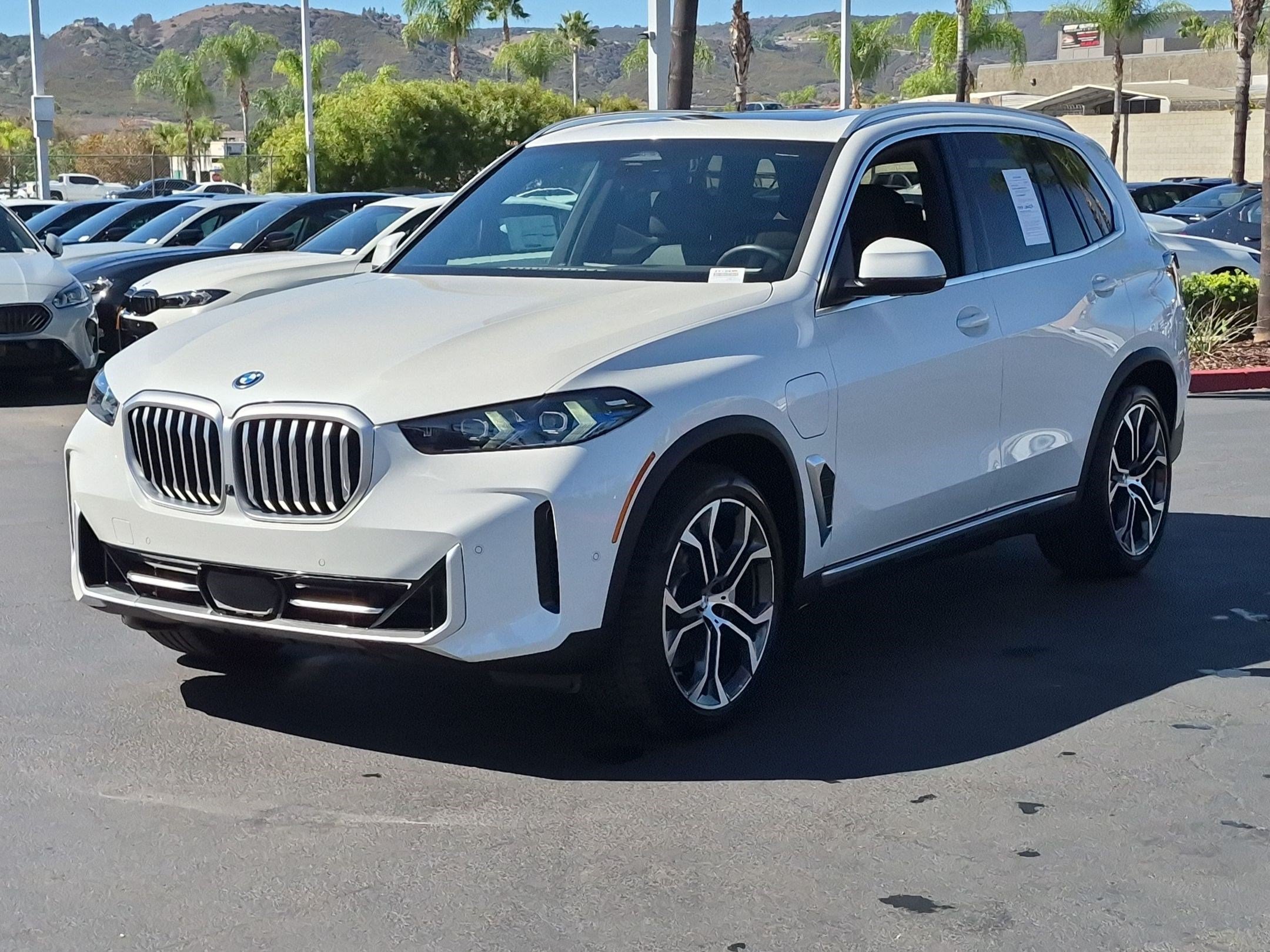 Used 2026 BMW X5 xDrive50e w/ Climate Comfort Package AWD/4WD image 5