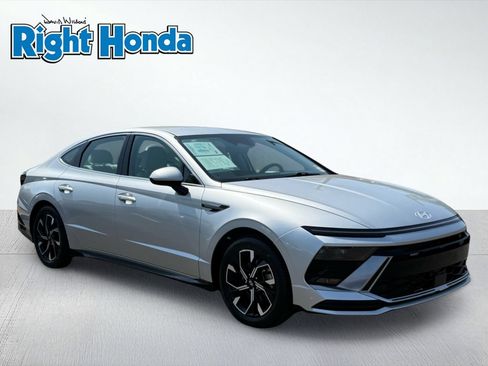 Used 2025 Hyundai Sonata SEL FWD image 10
