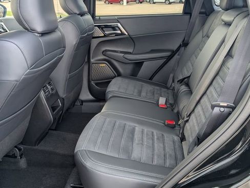 New 2026 Mitsubishi Outlander SE image 25