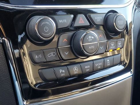 Used 2021 Jeep Grand Cherokee Overland image 30