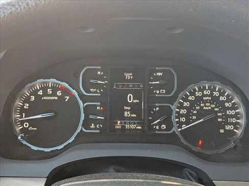 Used 2018 Toyota Tundra SR5 w/ TRD Off Road Package AWD/4WD image 10