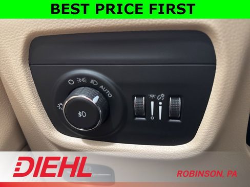 New 2025 Jeep Grand Cherokee L Limited w/ Black Appearance Package image 27