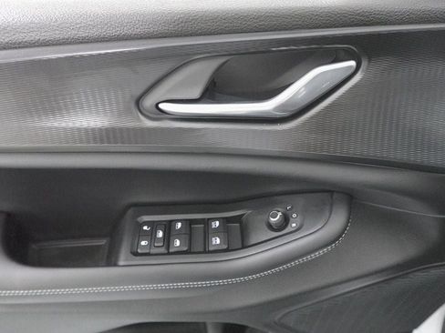 New 2025 Jeep Grand Cherokee L Altitude image 8