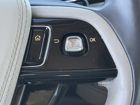 Used 2023 Lincoln Aviator Reserve w/ Equipment Group 201A image 24