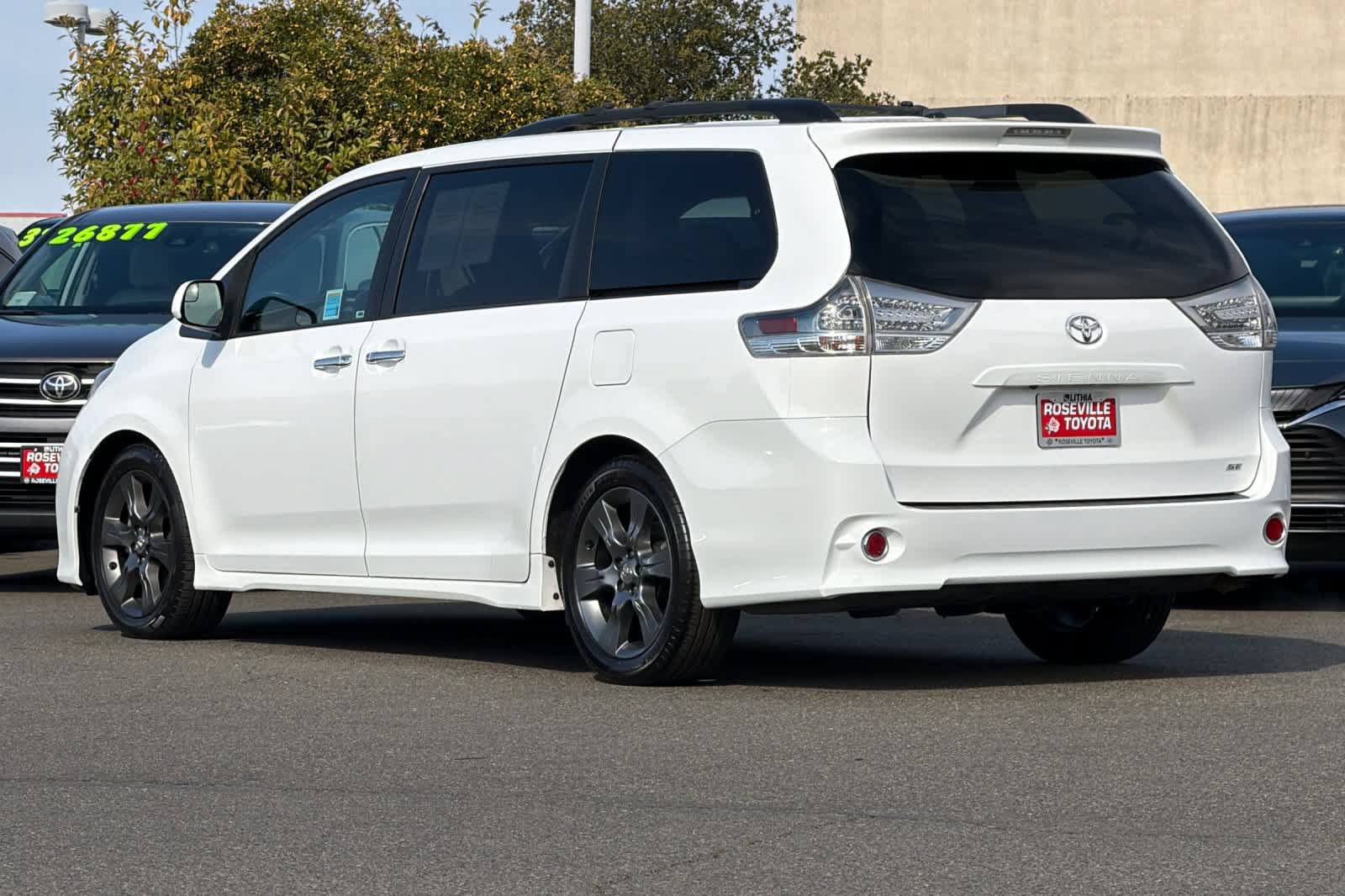 Used 2016 Toyota Sienna SE FWD image 7