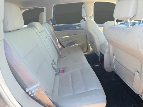 Used 2015 Jeep Grand Cherokee Laredo AWD/4WD image 12