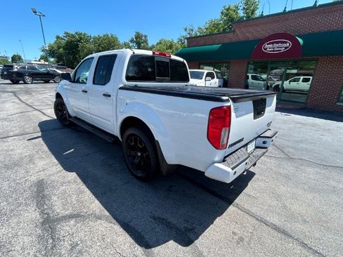 Used 2020 Nissan Frontier SV w/ Midnight Edition Floor Mats AWD/4WD image 3