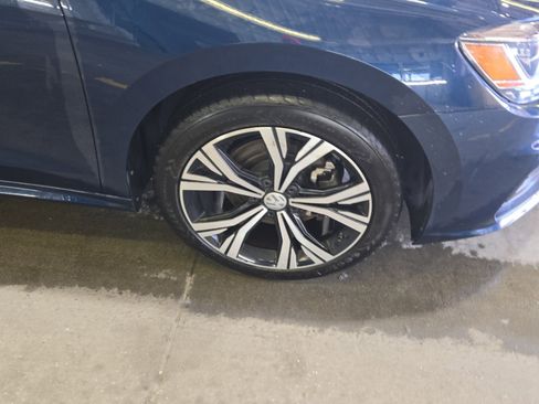 Used 2022 Volkswagen Passat 2.0T SE image 11